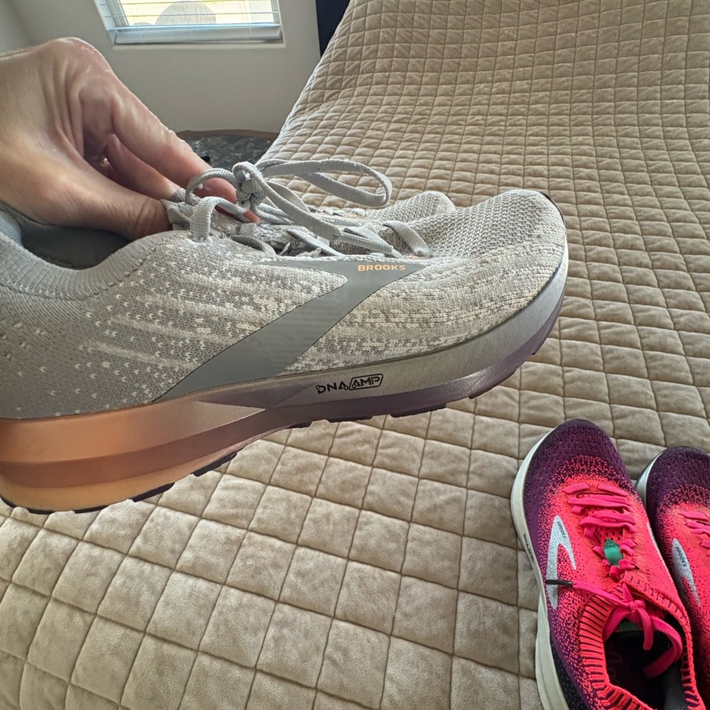 Brooks Women's Gray and Pink Athletic Shoes